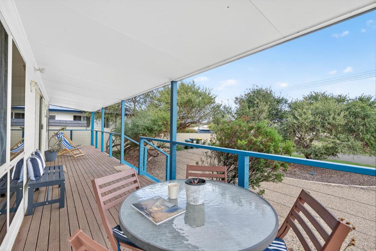 Beachwood - Fabulous Front-Row Goolwa Beach, Pet Friendly - Housity