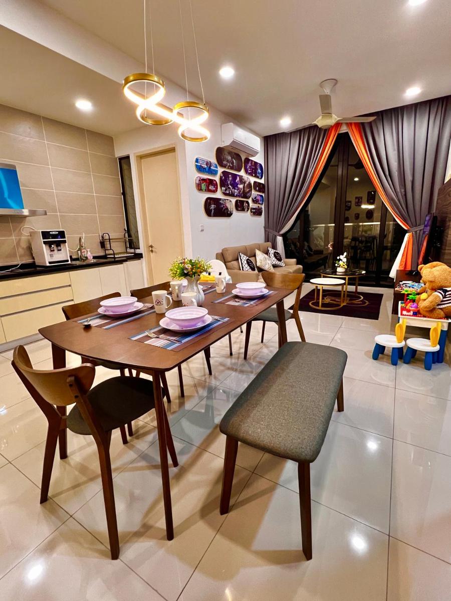 Legoland -Happy Starlight Suite-2B2R, 8pax -lakeview - Housity