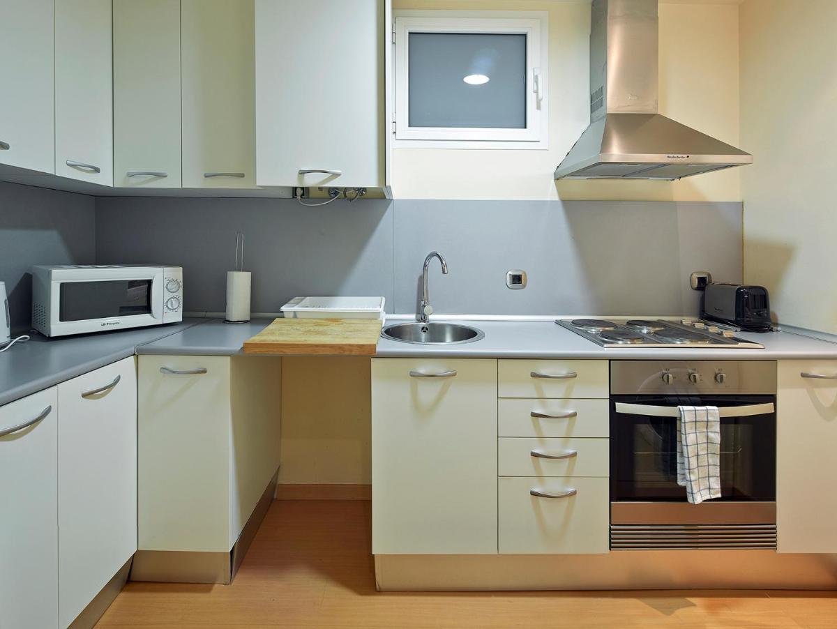 Cozy Apartment Casanova-Eixample - Housity
