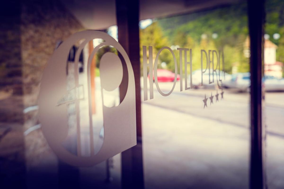 Hotel Perla - Housity
