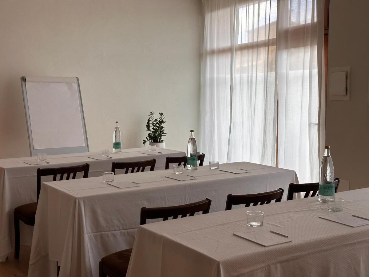 Zona business o sala de conferencias en Maristel Hotel & Spa - Adults Only