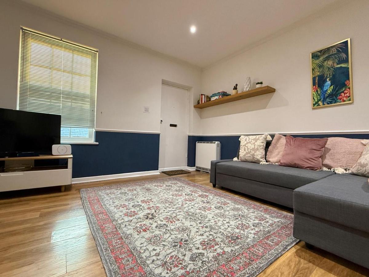 2 bedroom Historic Courthouse Apartment with Parking - Housity