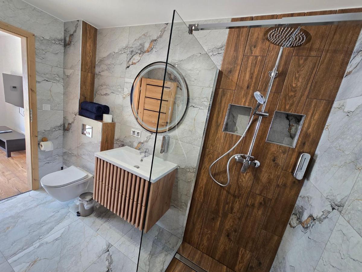 MARINASURF Baza Wypoczynkowa - Housity