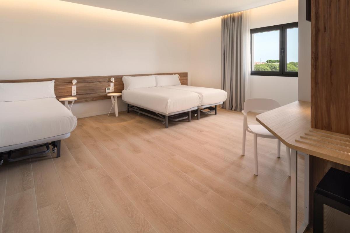 B&B HOTEL Sevilla Bormujos - Housity