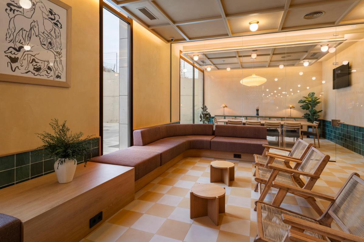 B&B HOTEL Sevilla Bormujos - Housity