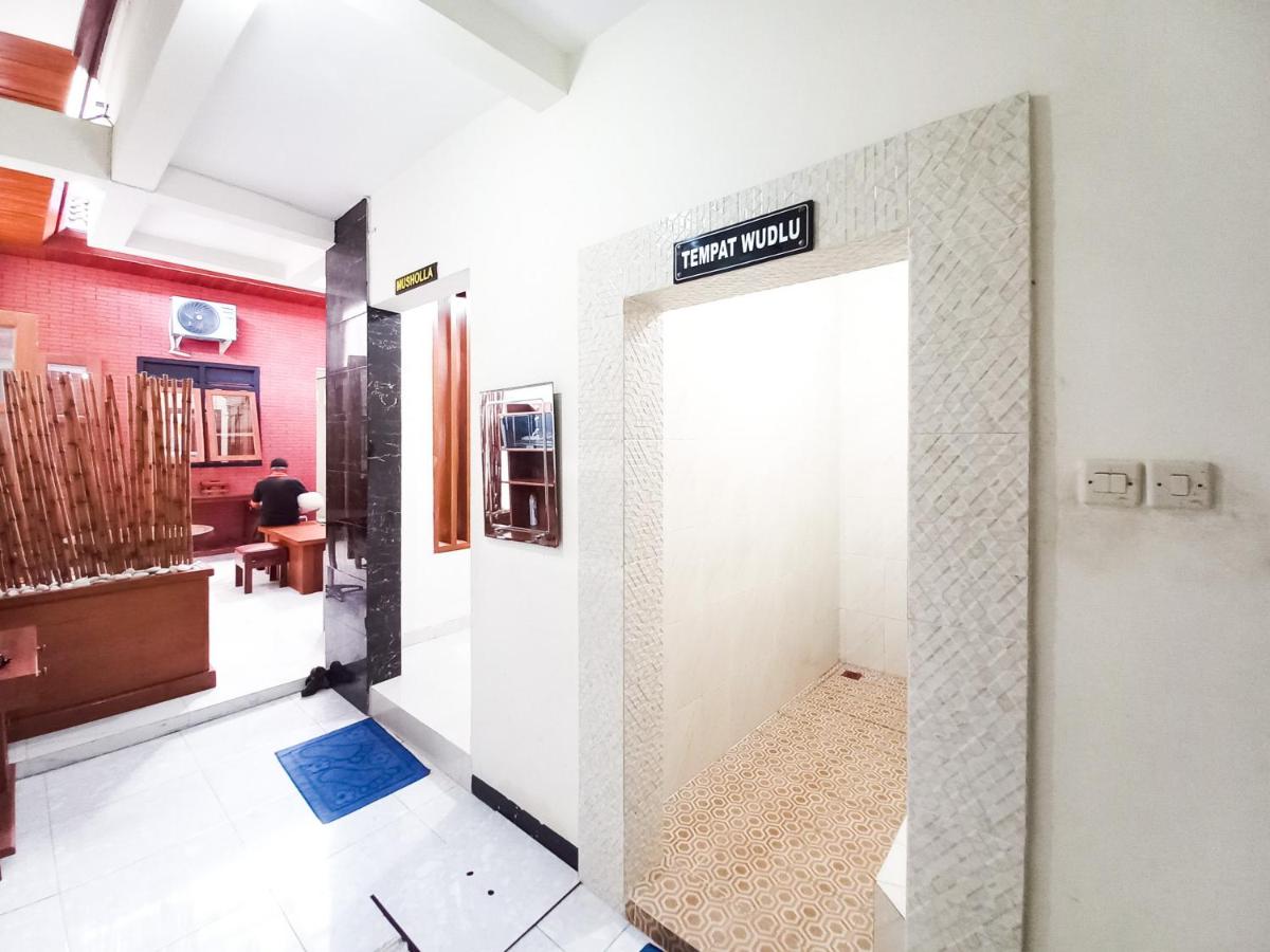 Wisma Trubus Syariah RedPartner Near RSUD Koesma Tuban - Housity