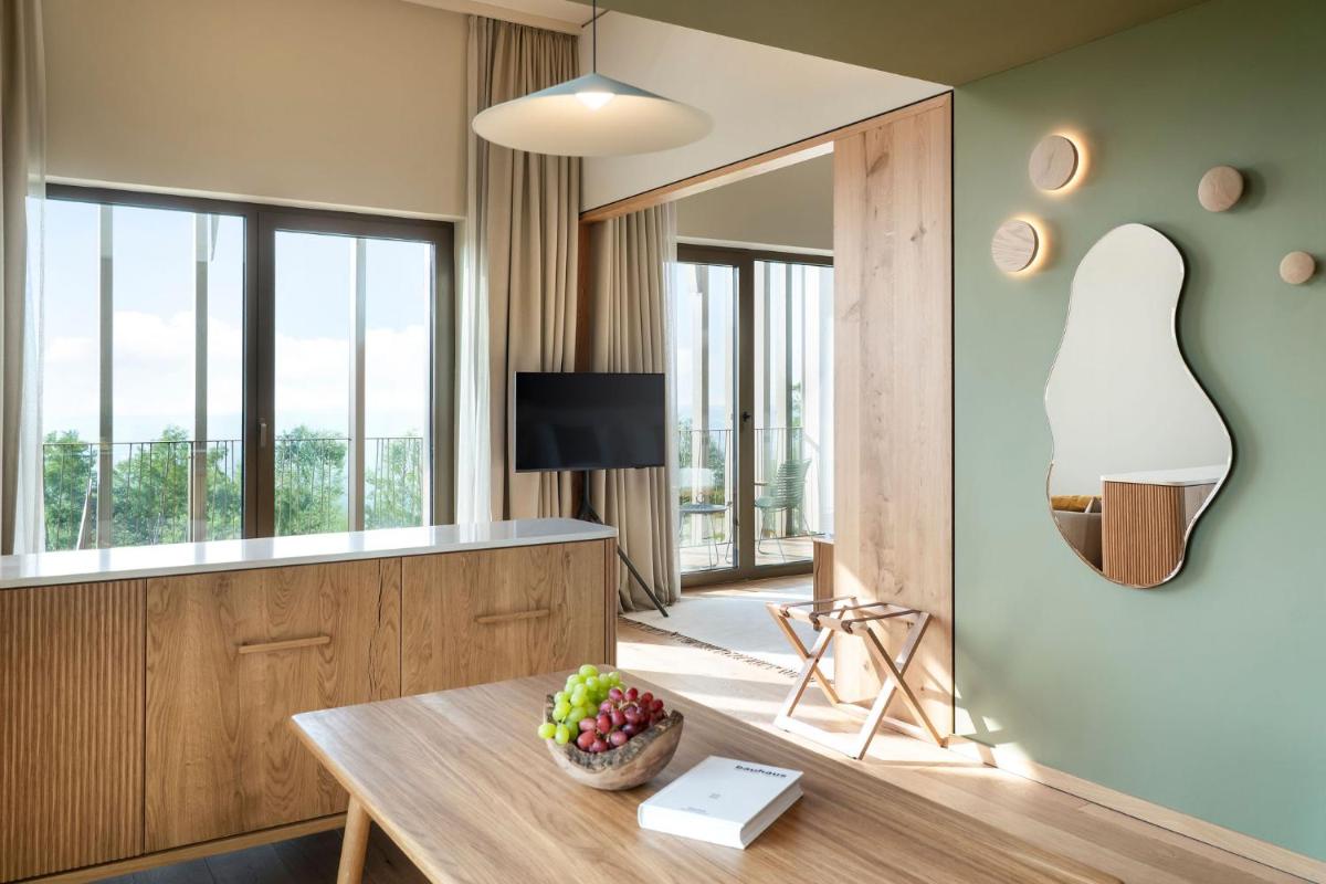 TV/Unterhaltungsangebot in der Unterkunft WALDWEIT Rheingau Hotel und Retreat