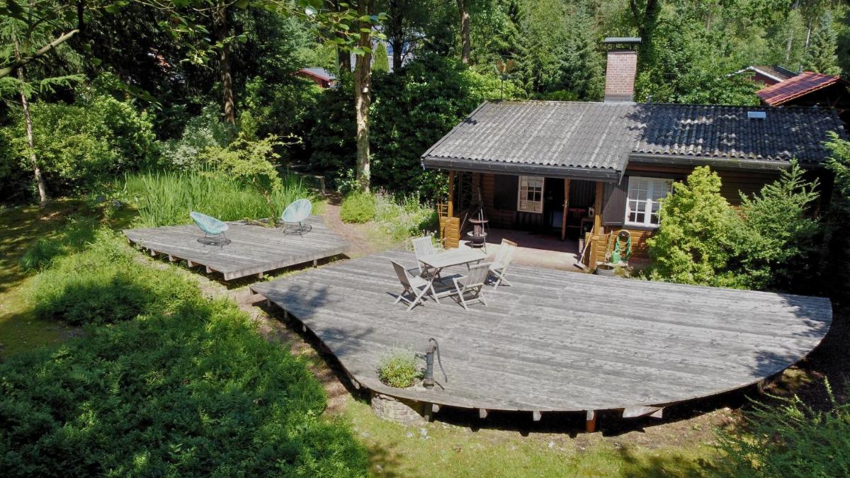 kuscheliges Waldhaus Kaminknistern - Housity