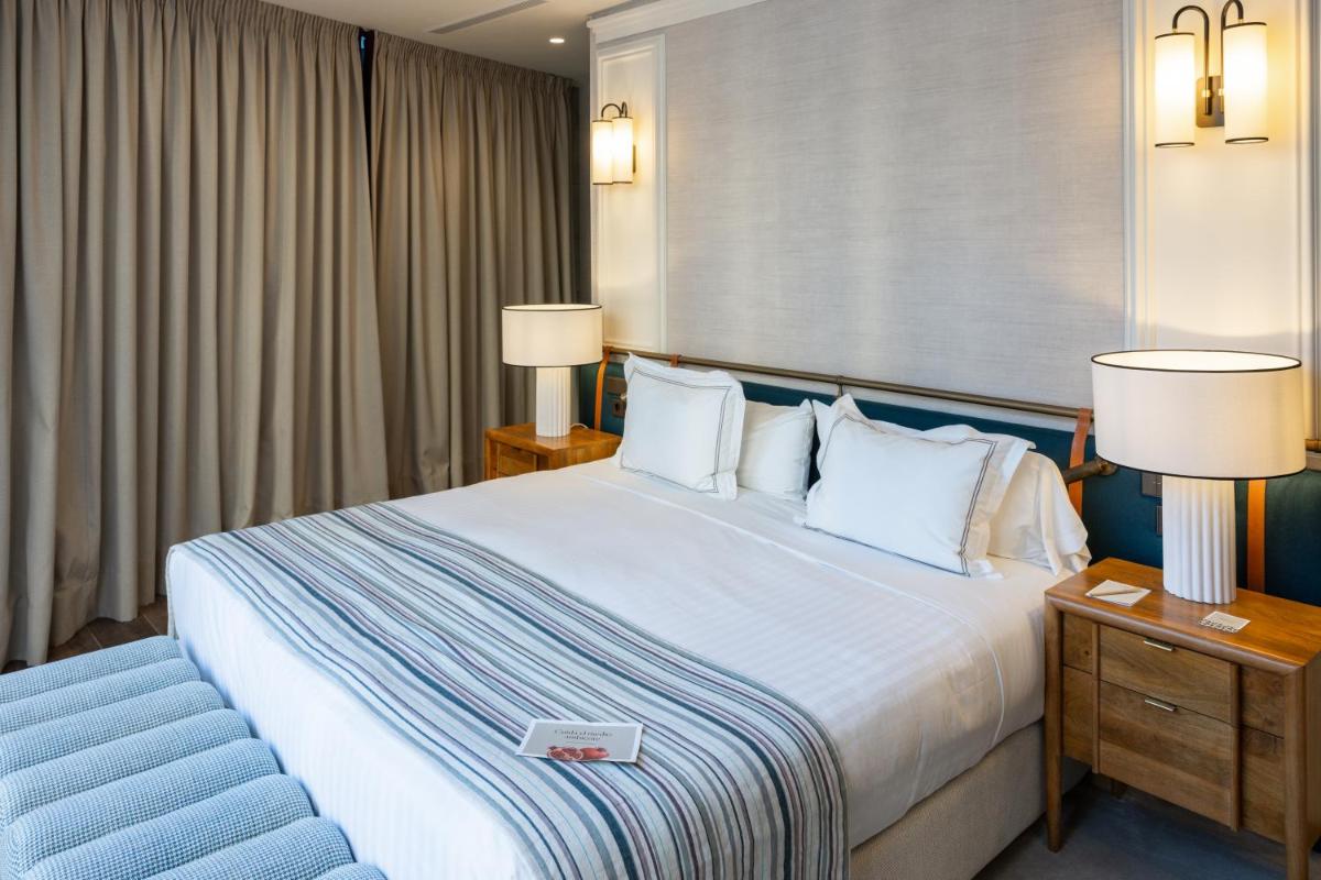 Cama o camas de una habitación en Hospes Palacio de los Patos, a Member of Design Hotels