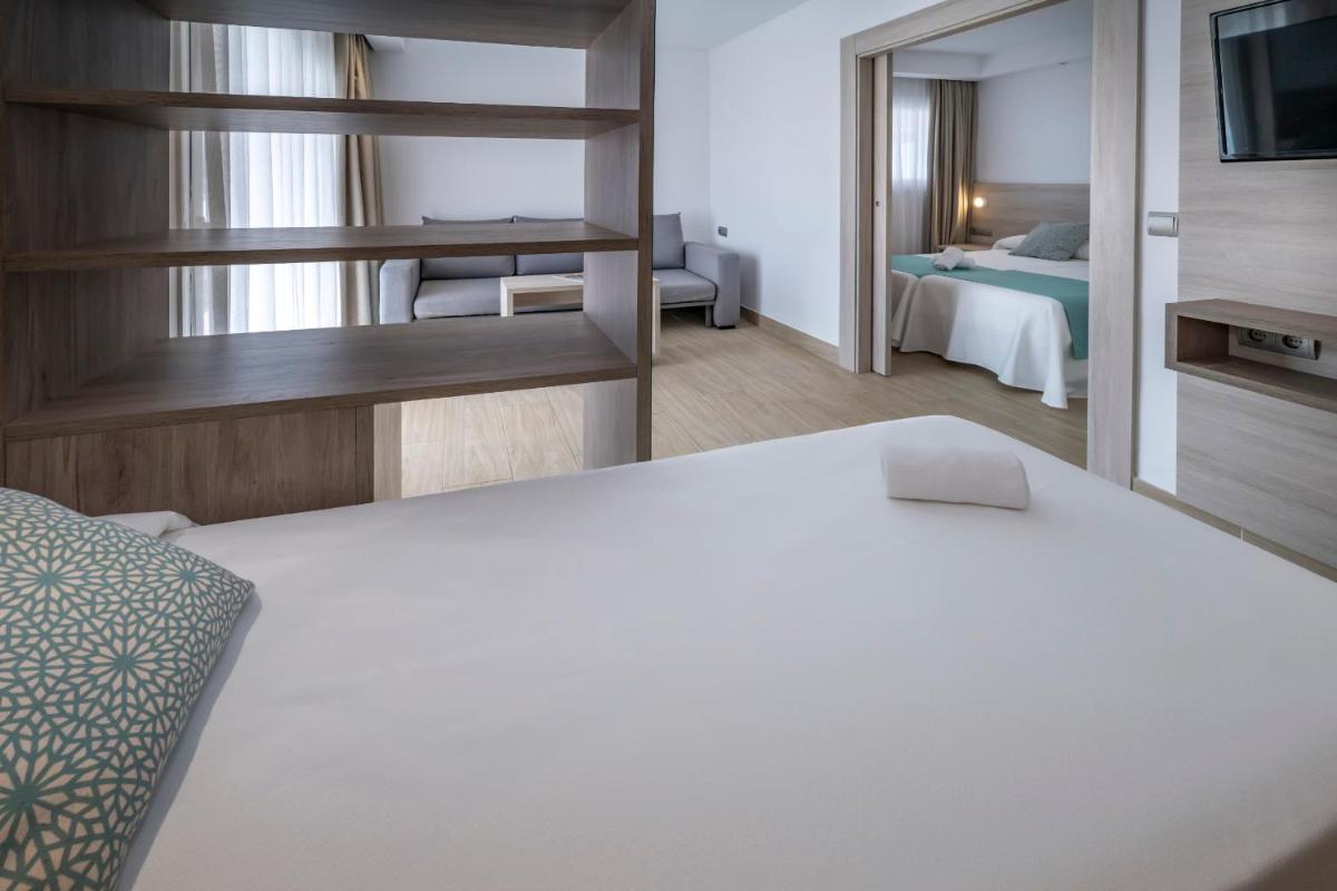 Cama o camas de una habitación en 4R Salou Park Resort II