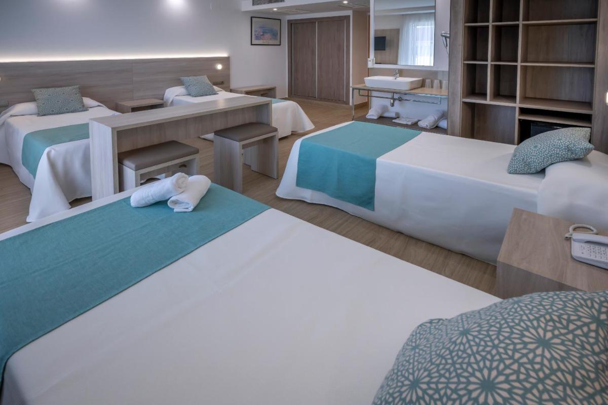 Cama o camas de una habitación en 4R Salou Park Resort II