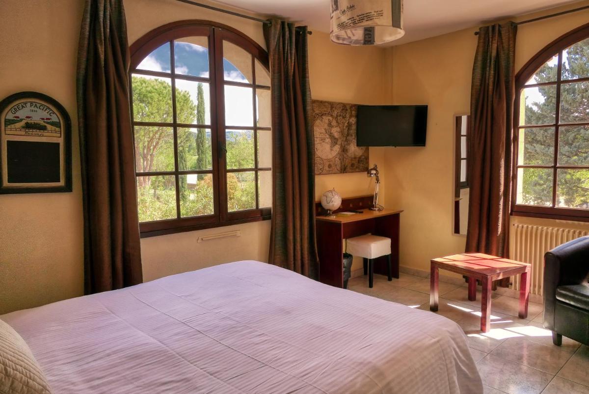 Logis Hôtel Le Manoir - Luberon - Housity