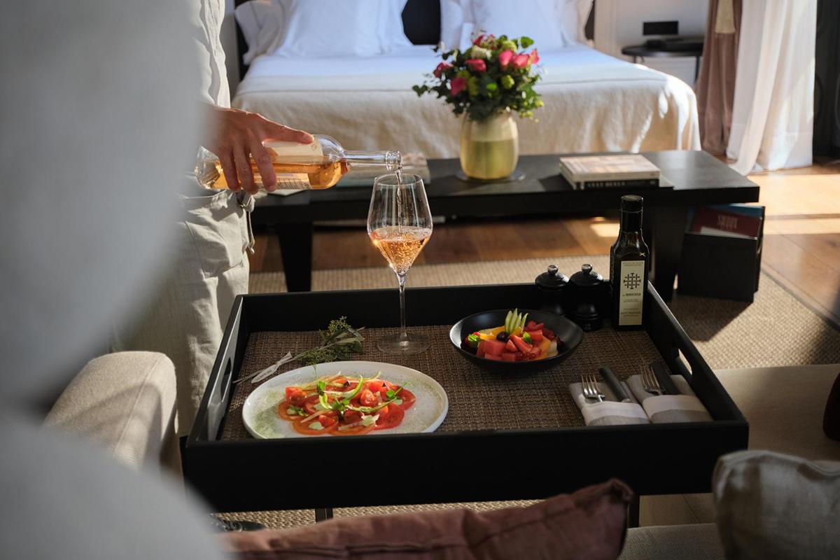Comida en o cerca de este hotel