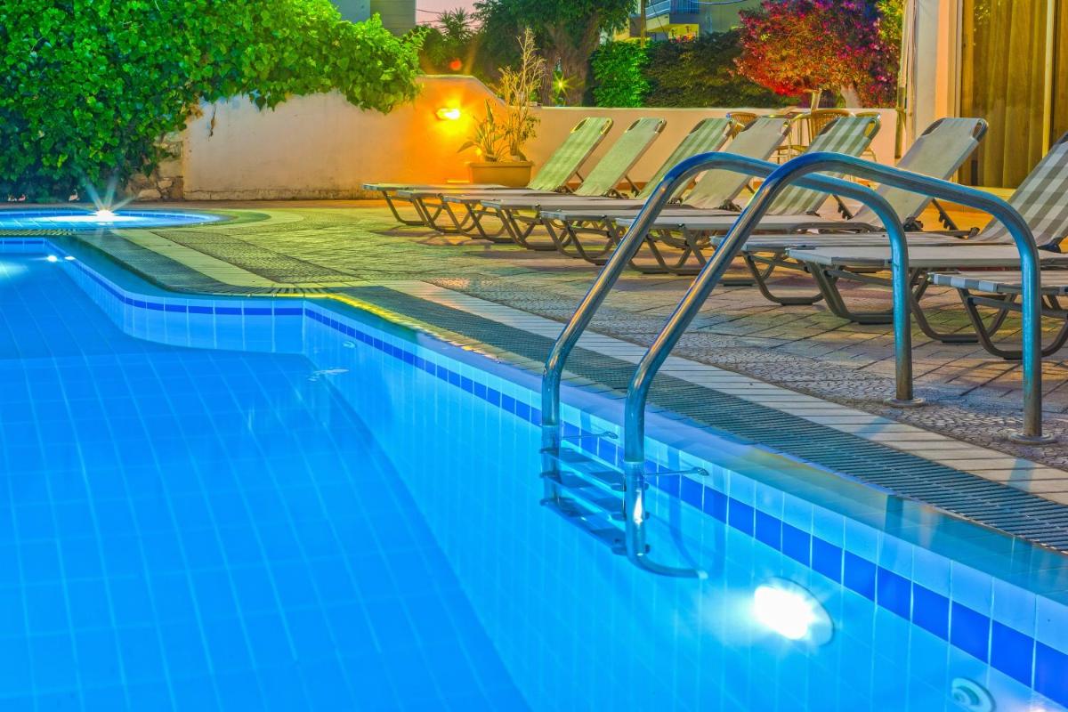 Pavlos Hotel - Housity