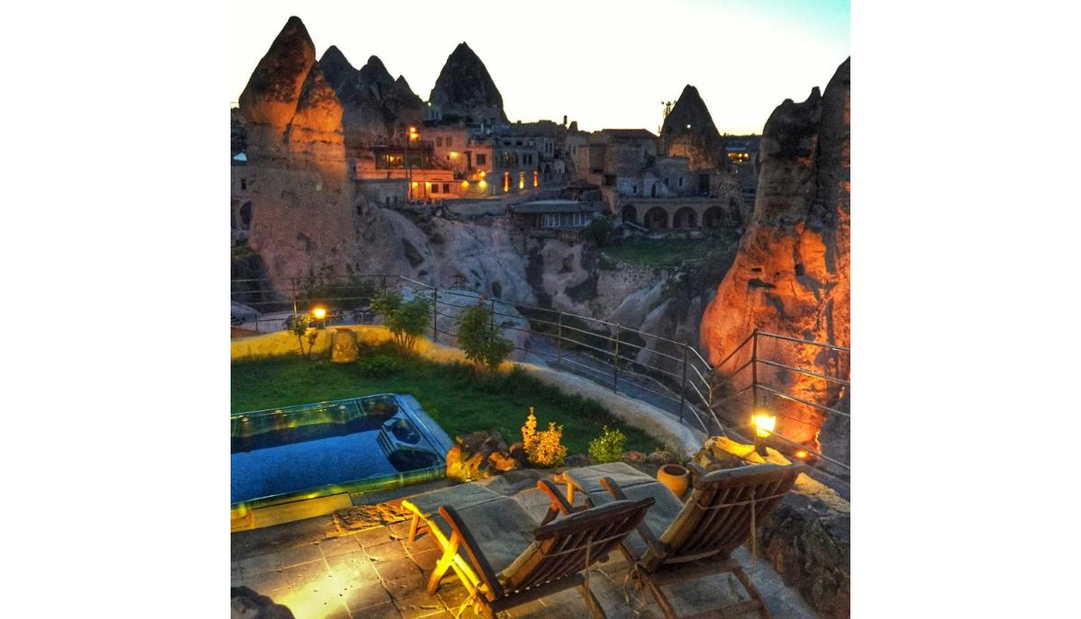 Traveller's Cave Hotel - Housity