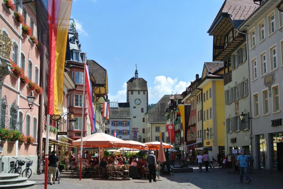 Hotel & Restaurant Waldshuter Hof - Housity