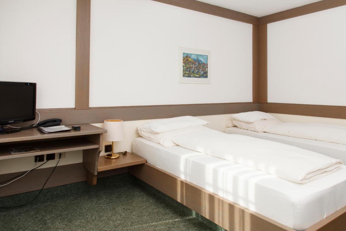 Hotel & Restaurant Waldshuter Hof - Housity