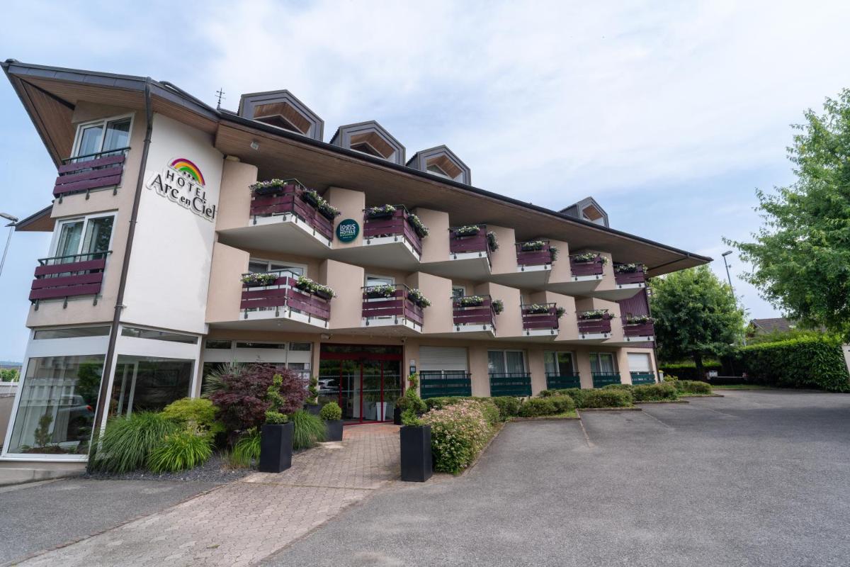 Logis Hotel Arc En Ciel - Housity