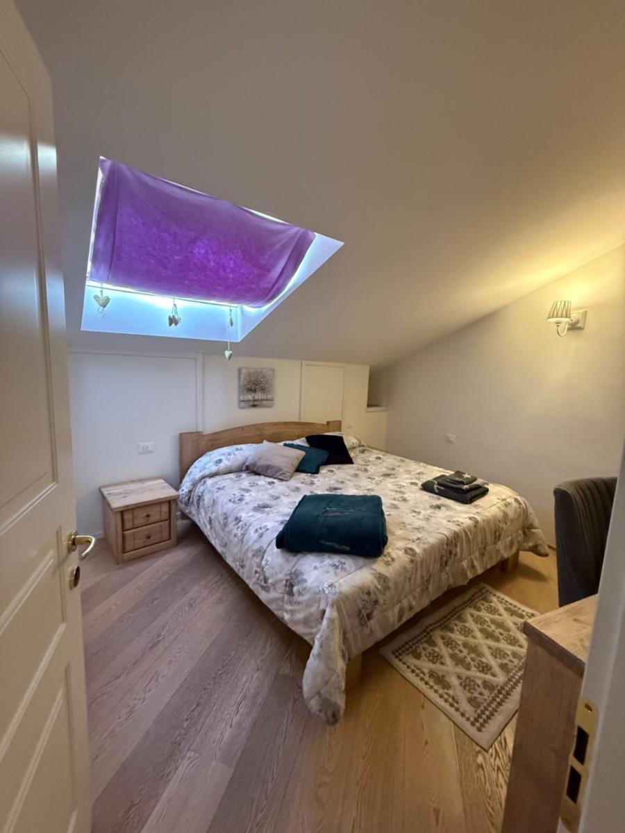 Crystal House - Housity