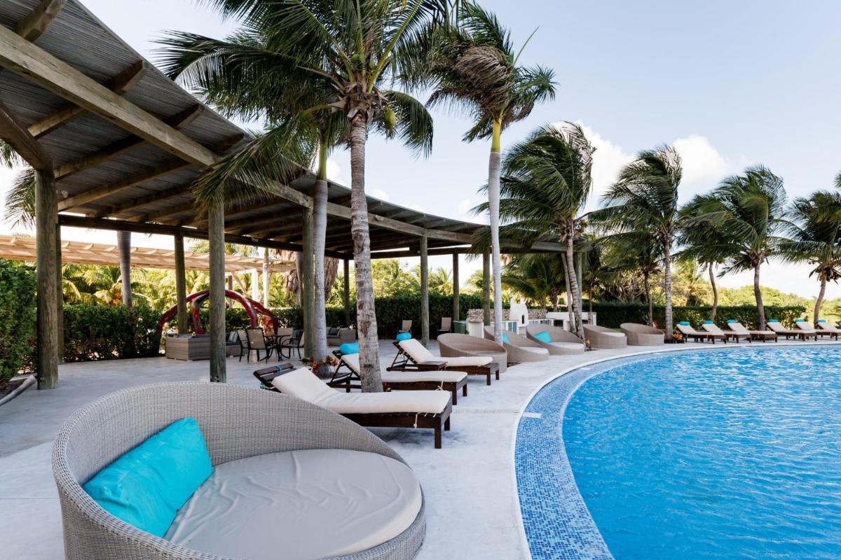 Ocean view 3 bedroom condo! Infinity pool - Housity