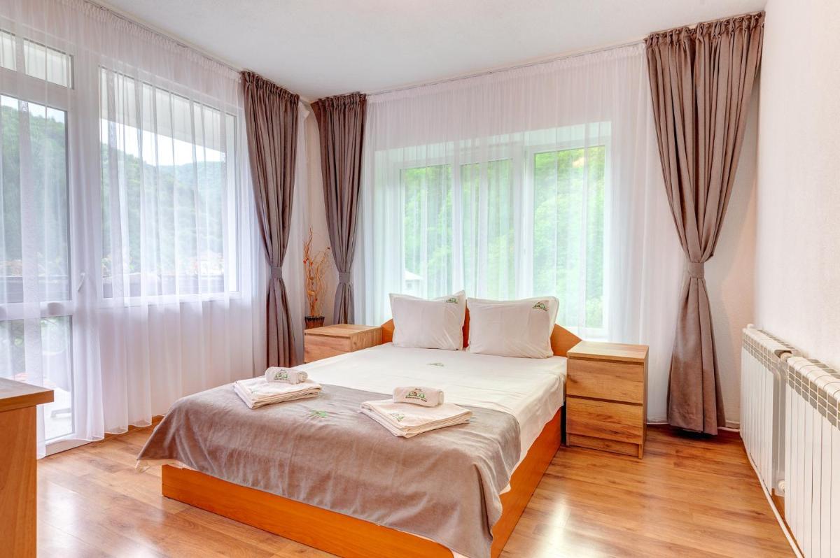 Къща за гости Хаджиевата къща - Housity