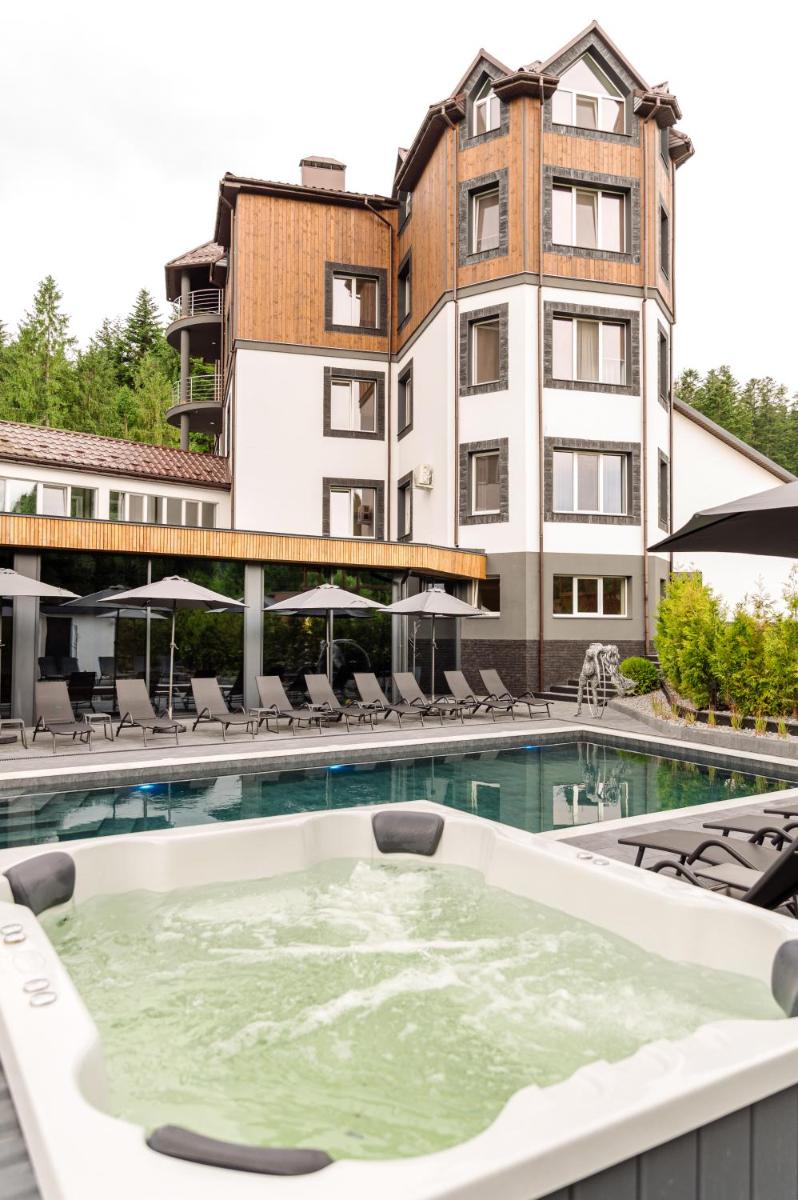 A Hotel - Housity