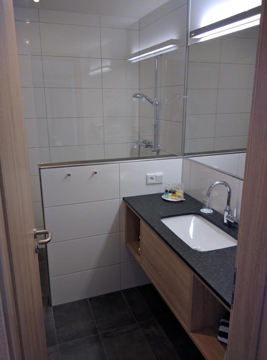 Hotel Zur-Borke - Housity