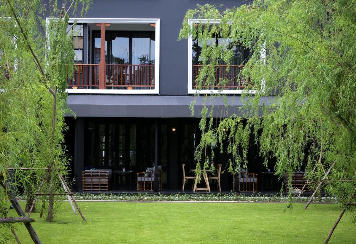 Hotel Ping Silhouette - Housity