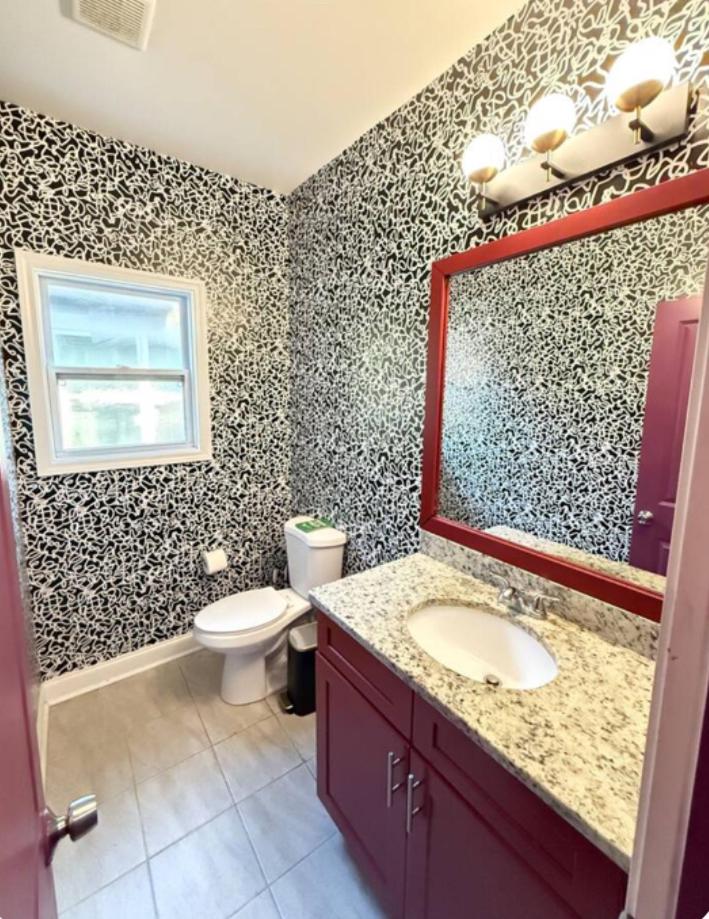 Stylish stay! 8 min from Mercedes Benz Stadium - Housity