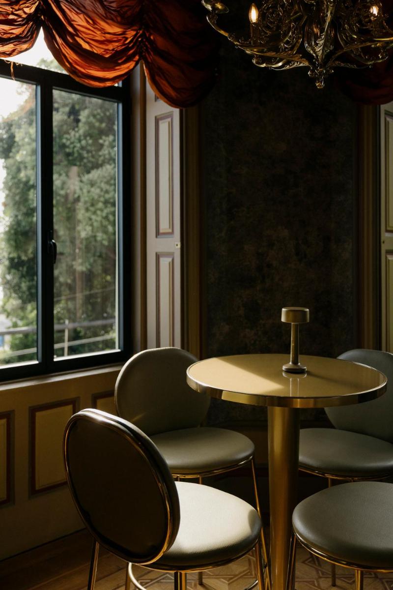 Uma área de estar em Vila Foz Hotel & SPA - member of Design Hotels