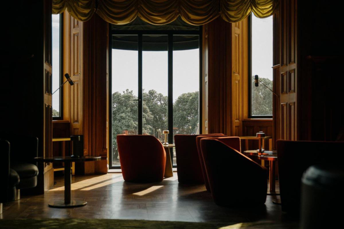 Uma área de estar em Vila Foz Hotel & SPA - member of Design Hotels