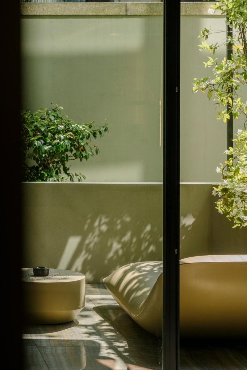 Uma área de estar em Vila Foz Hotel & SPA - member of Design Hotels