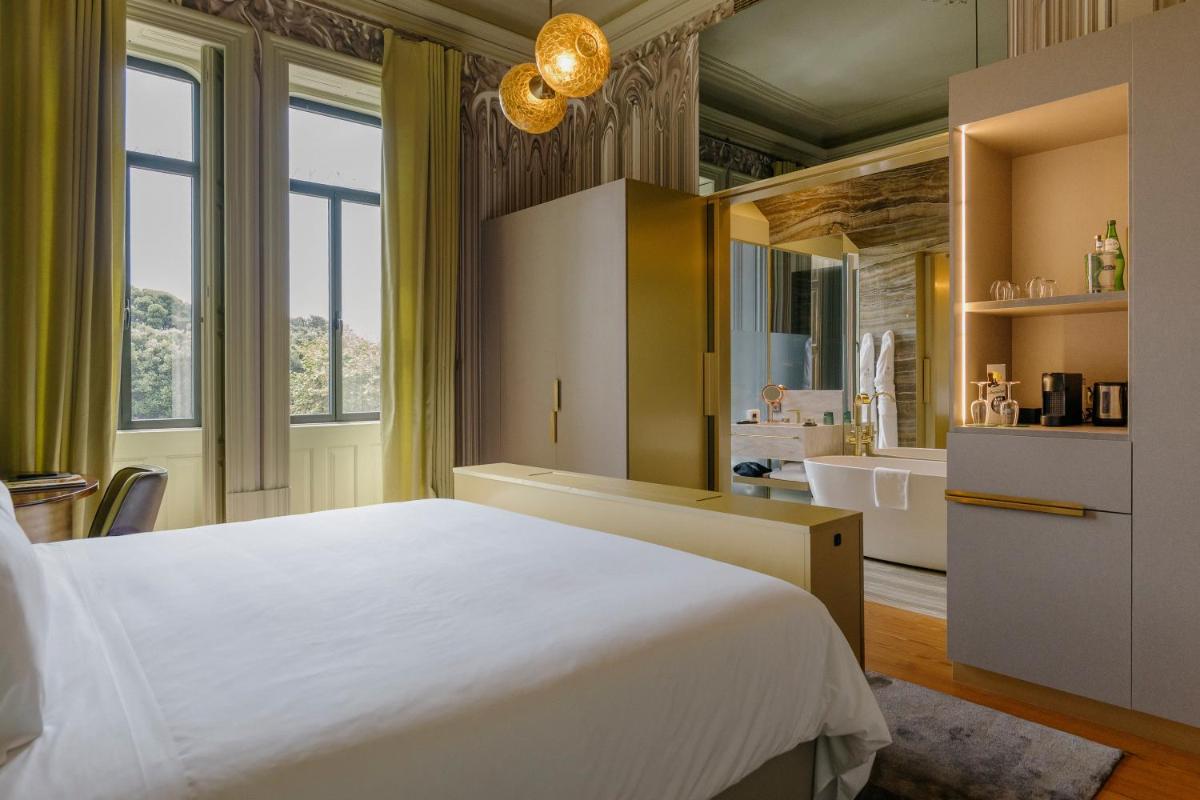 A cozinha ou kitchenette de Vila Foz Hotel & SPA - member of Design Hotels