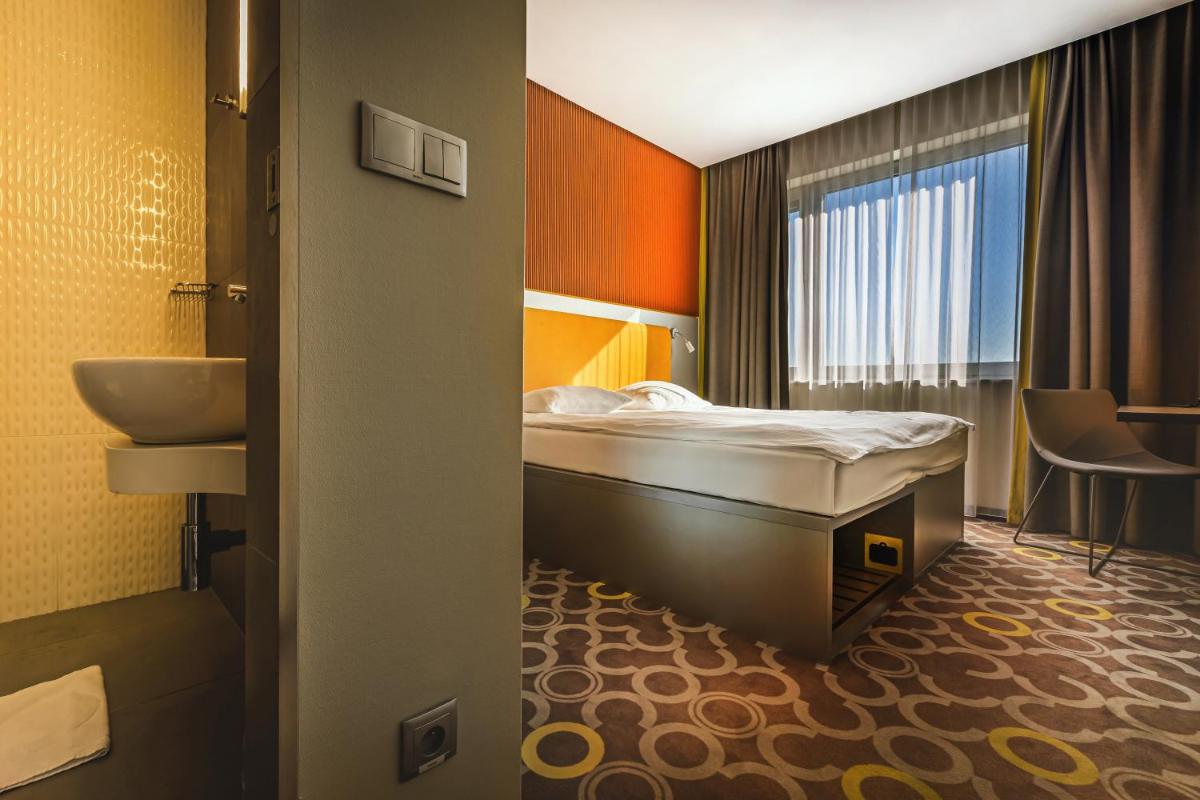 Hotel Alto Żory - Housity