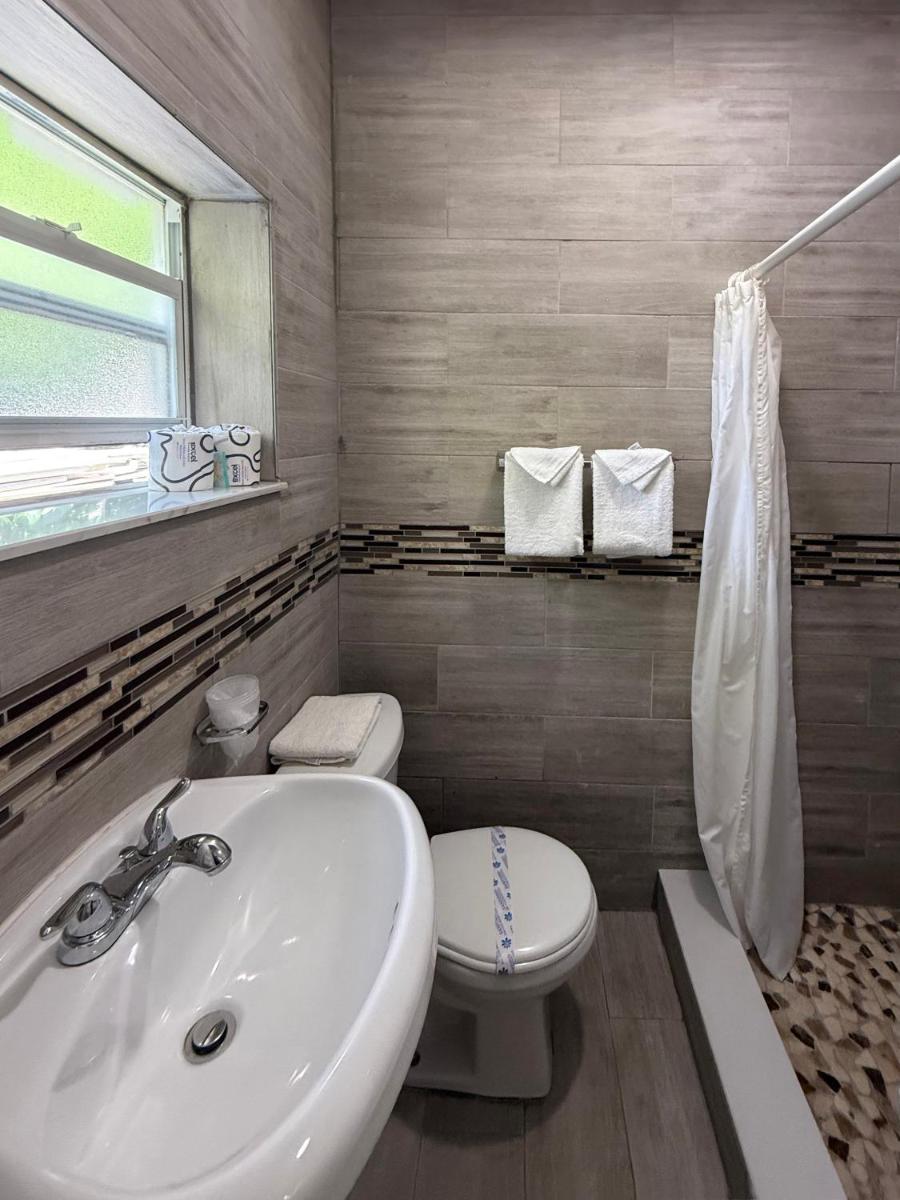 Richard's Motel Extended Stay - Housity