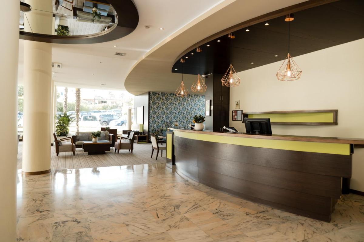 Uma área de estar em Pestana Viking Beach & SPA Resort