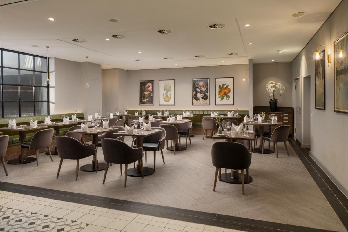Ein Sitzbereich in der Unterkunft Hilton Düsseldorf