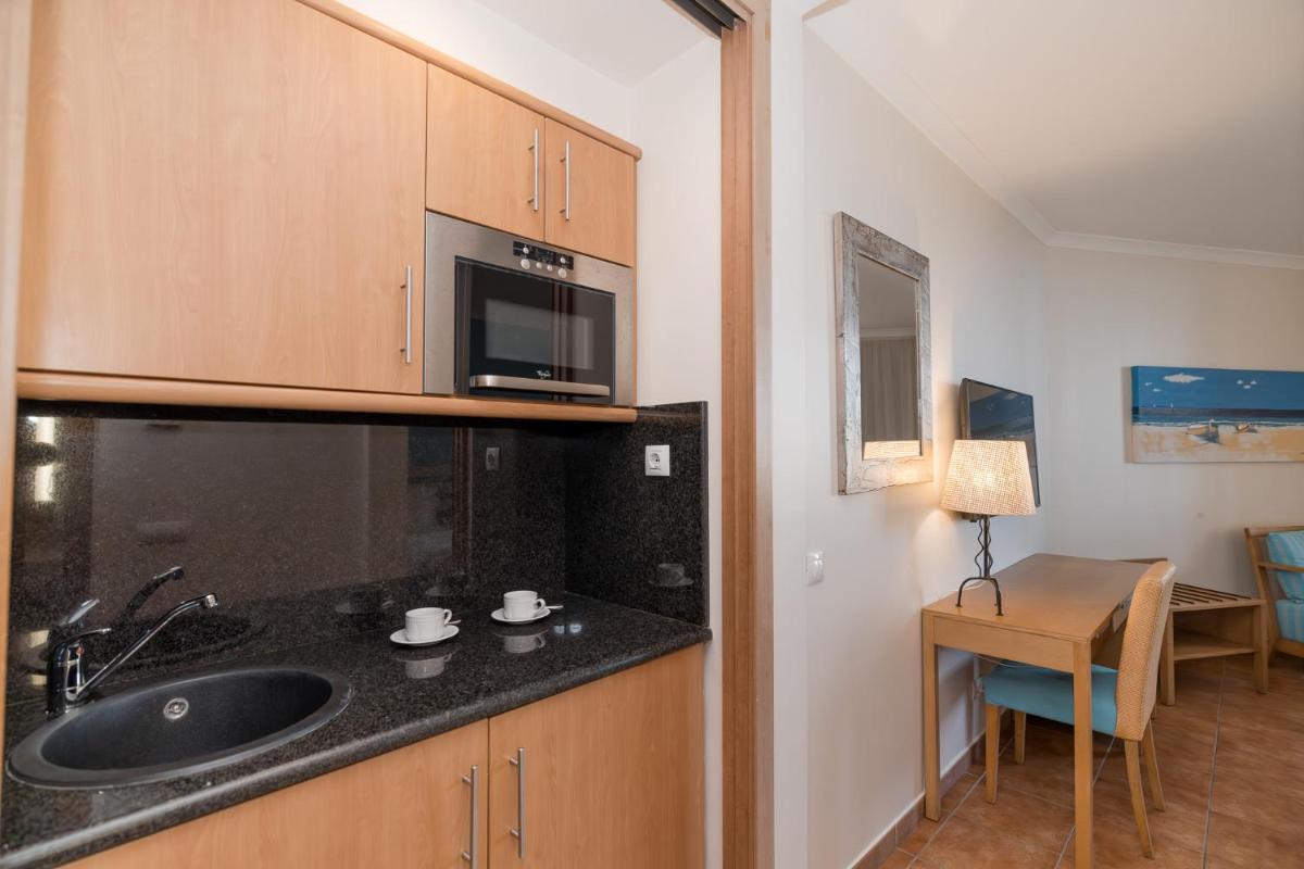 A cozinha ou kitchenette de Pestana Viking Beach & SPA Resort