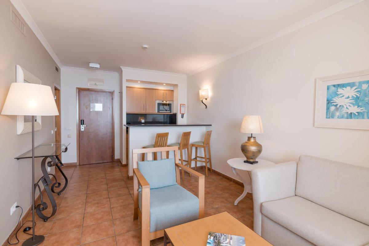 A cozinha ou kitchenette de Pestana Viking Beach & SPA Resort