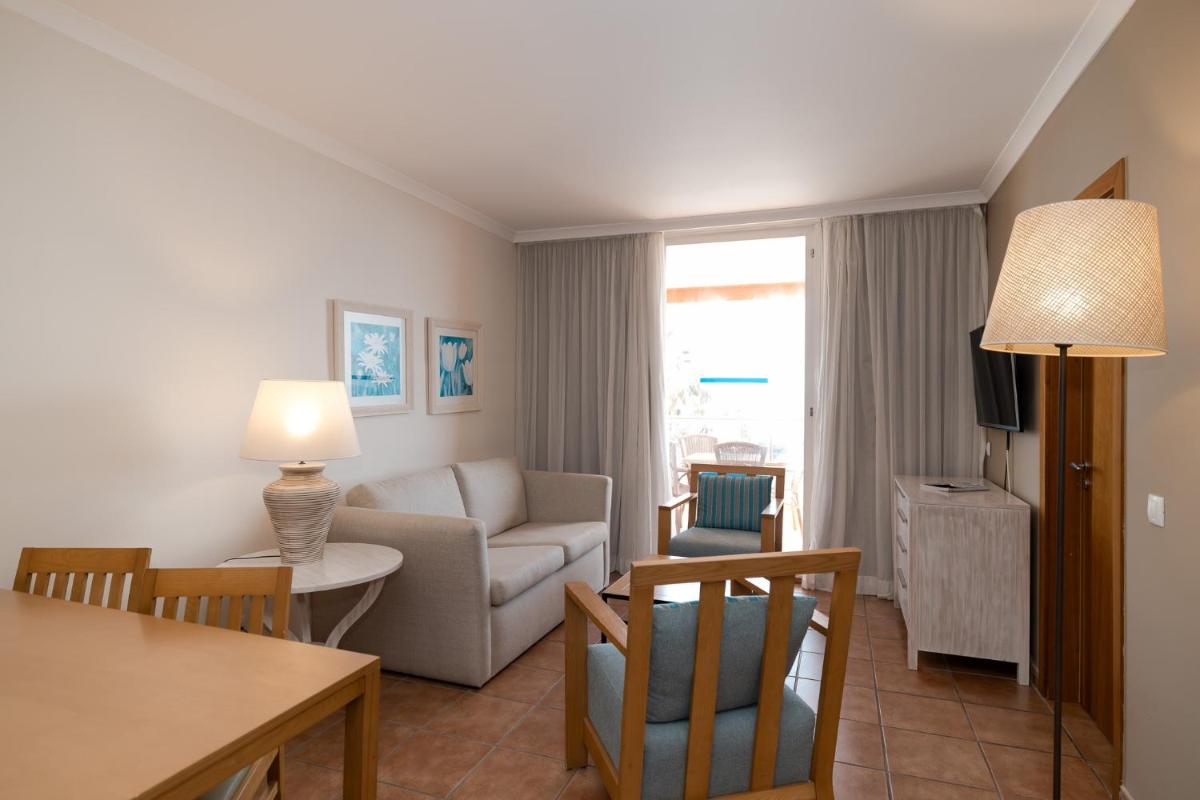 Uma área de estar em Pestana Viking Beach & SPA Resort
