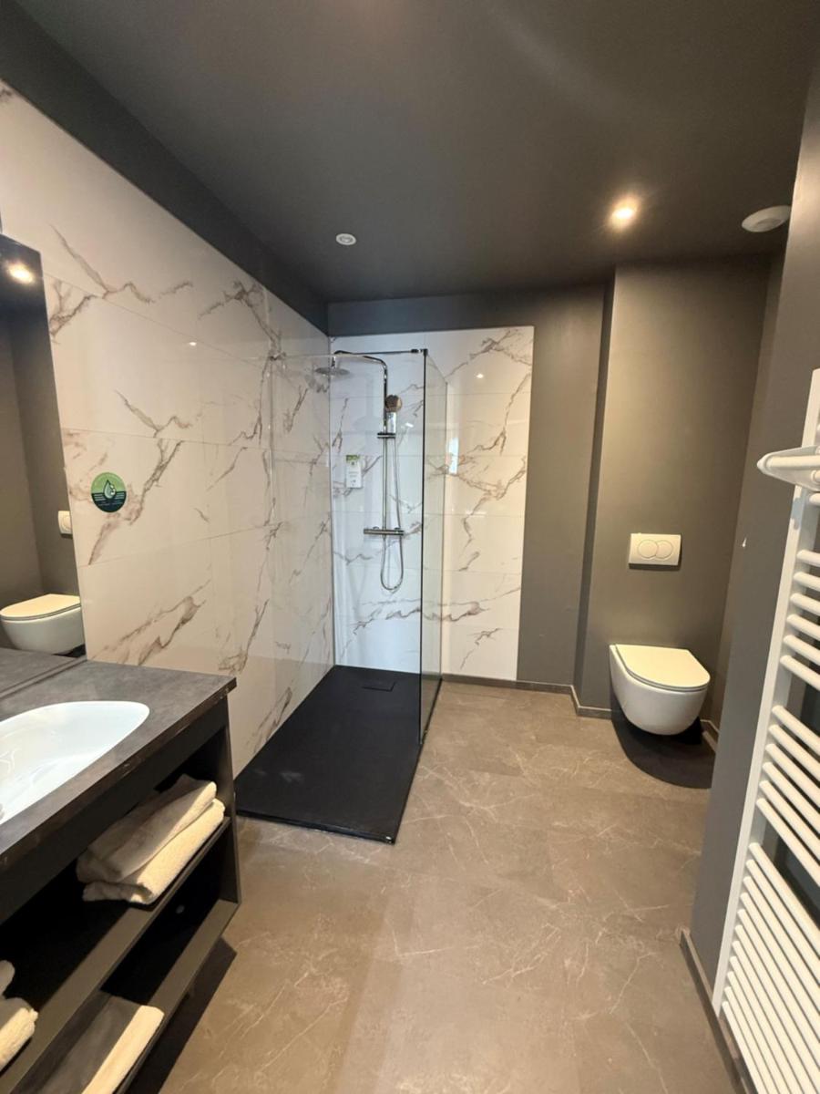 Salle de bains dans l'établissement Tulip Inn Honfleur Residence & Spa