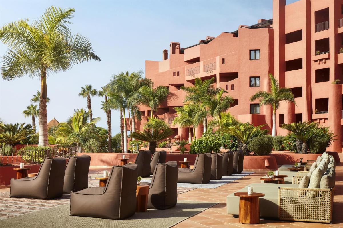 Zona de estar de Tivoli La Caleta Resort