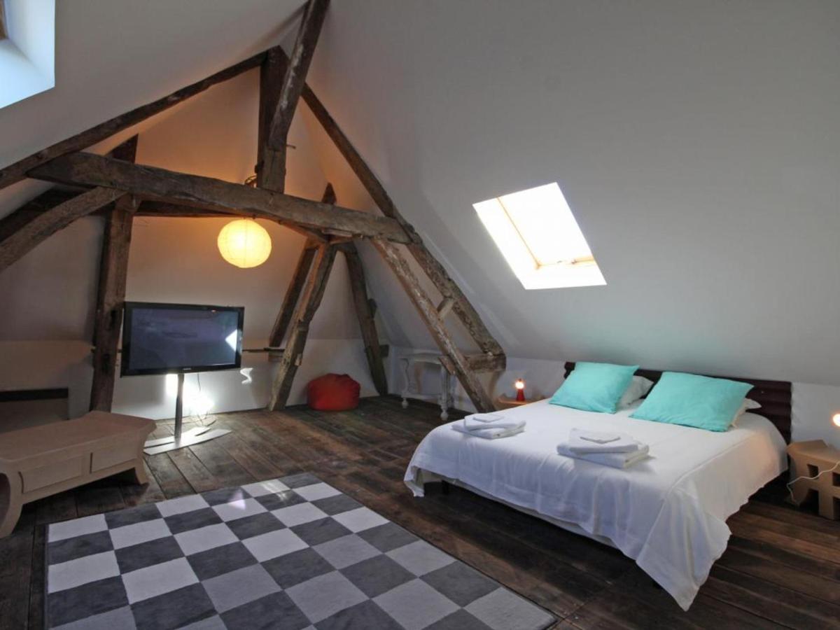 Grande maison avec piscine couverte, flipper et charme industriel en pleine campagne - FR-1-497-46 - Housity