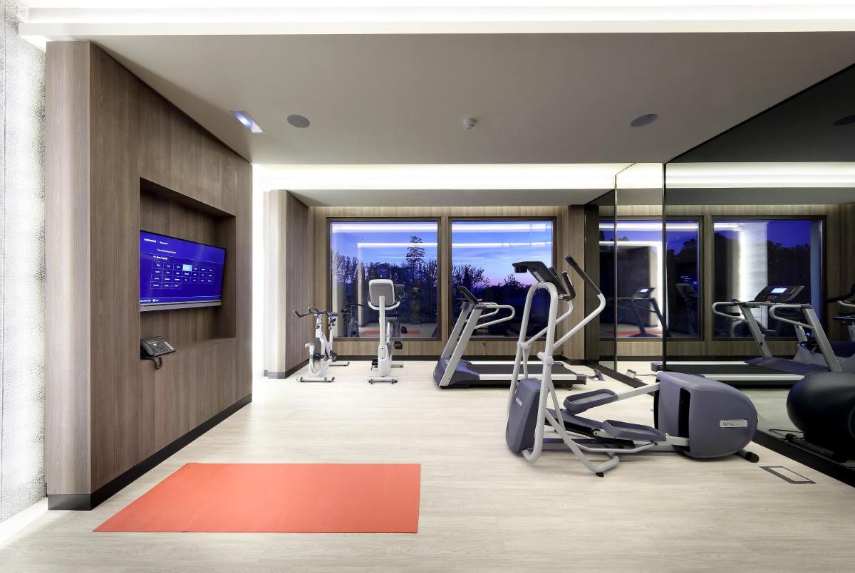 Gimnasio o instalaciones de fitness de Áurea Washington Irving by Eurostars Hotel Company