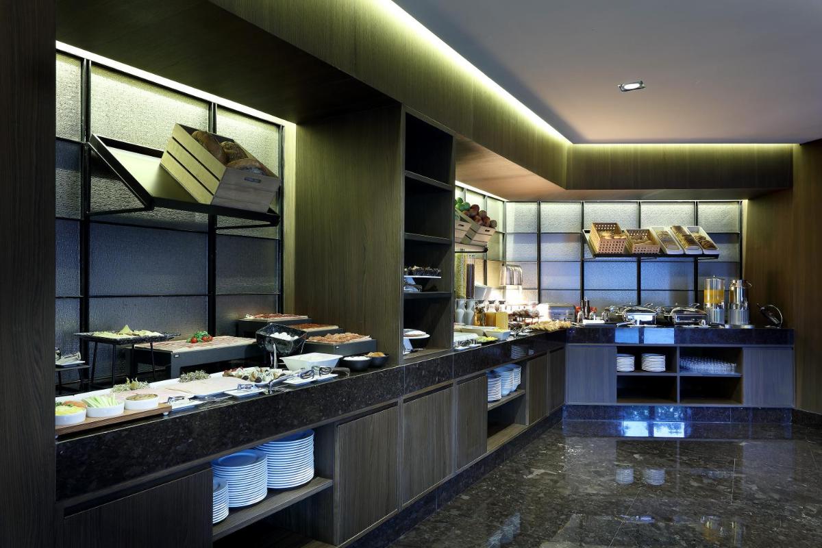 Una cocina o zona de cocina en Áurea Washington Irving by Eurostars Hotel Company