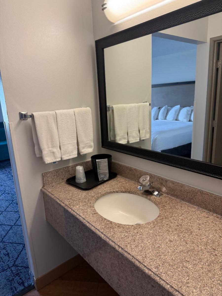 Baymont by Wyndham Columbia, MO - Housity