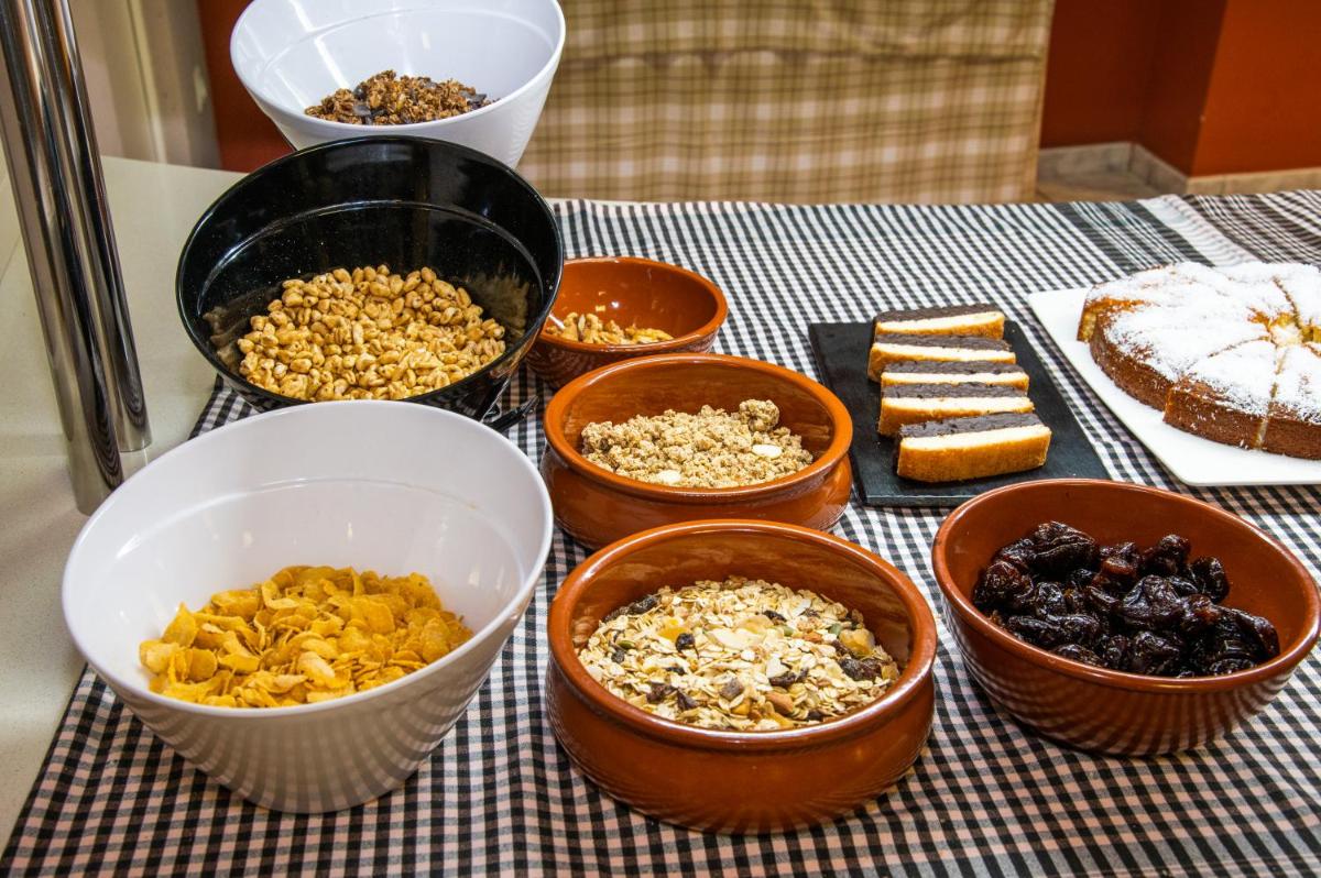 Comida en o cerca de este hotel