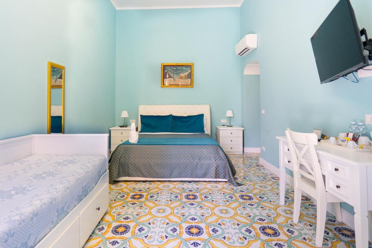 Guesthouse Adry in Naples - Housity