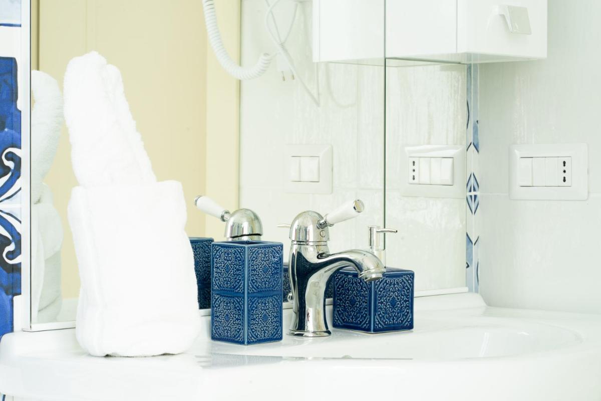 Guesthouse Adry in Naples - Housity