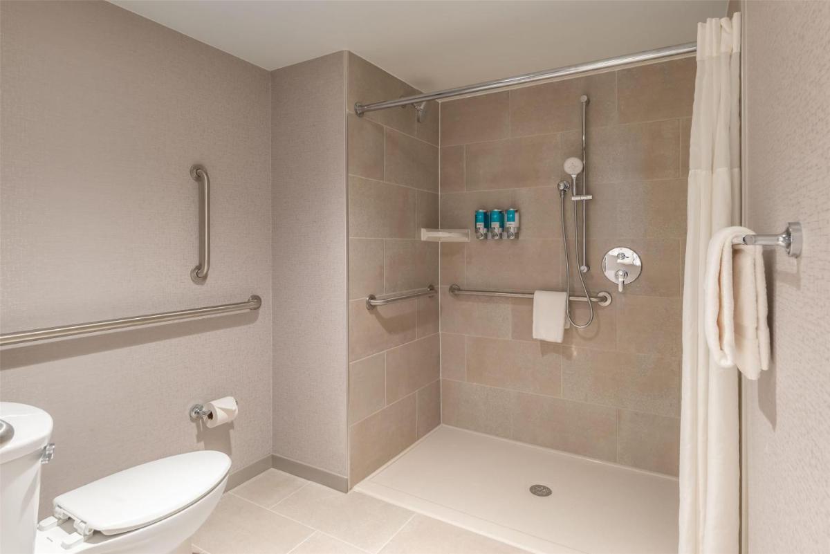 Drury Inn & Suites Atlanta Morrow - Housity